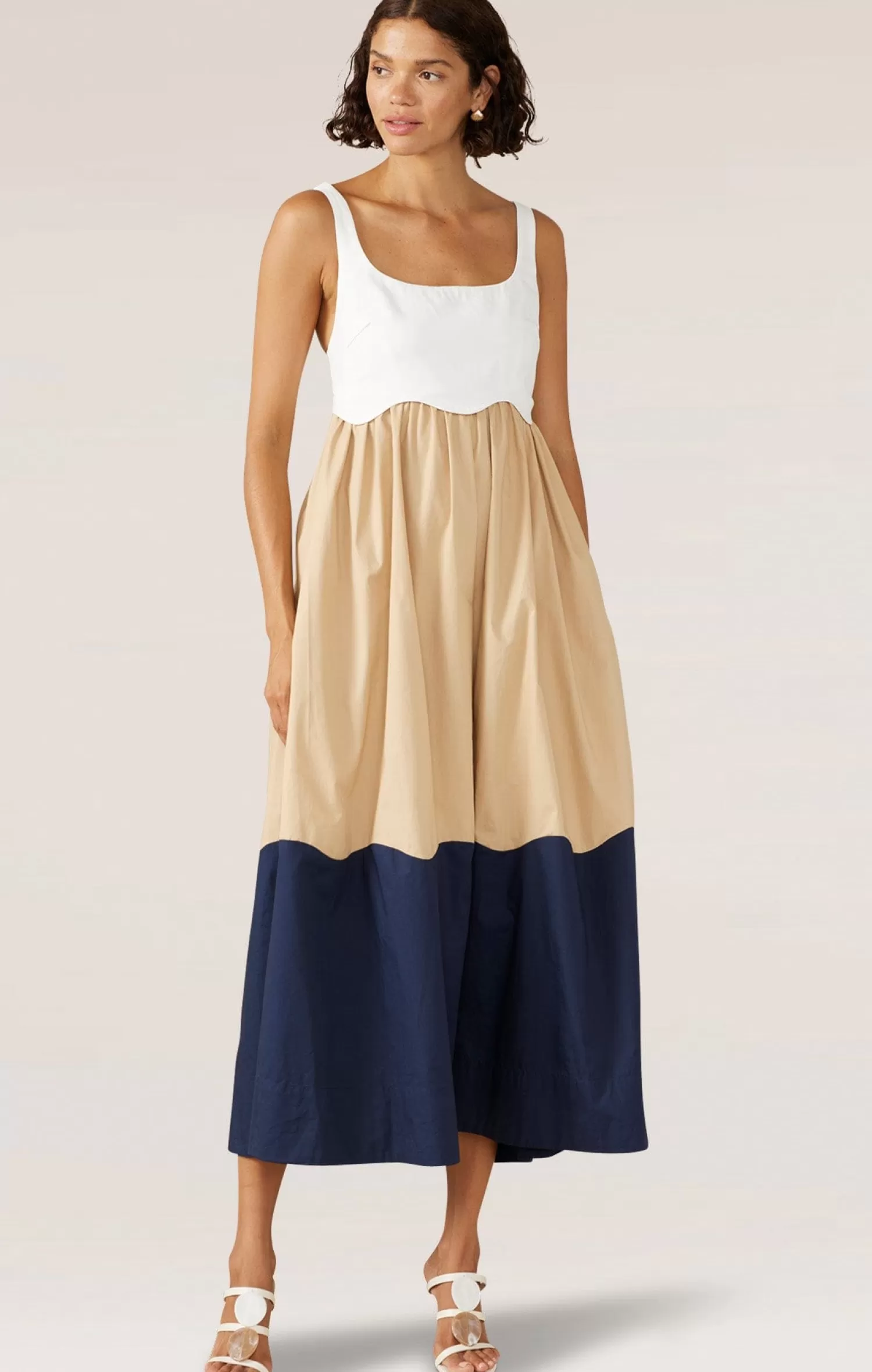 Mon Renn FORMATION SUNDRESS IN WHITE SAND NAVY