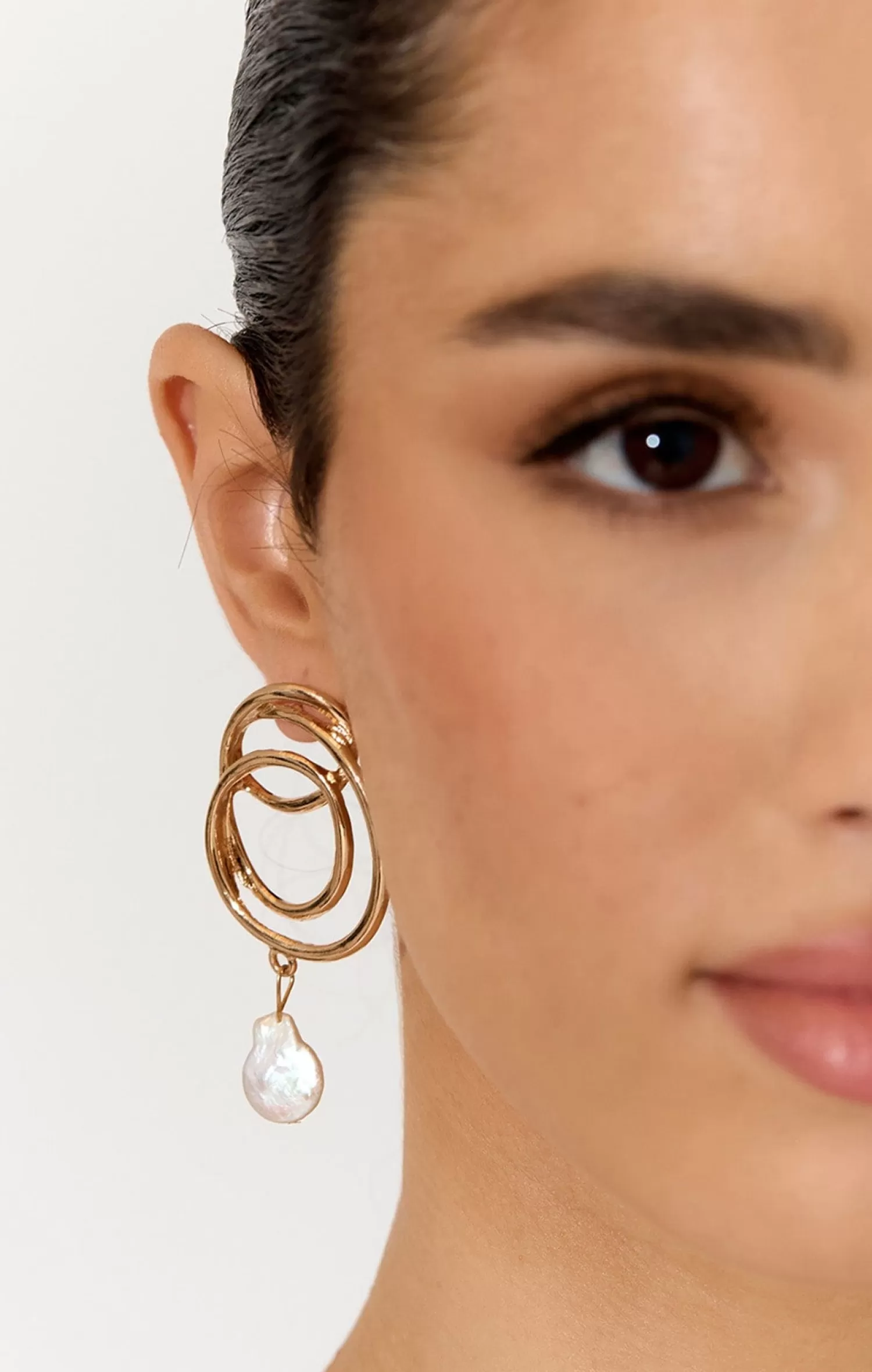 Adorne METAL CIRCLES PEARL DROP EARRING IN